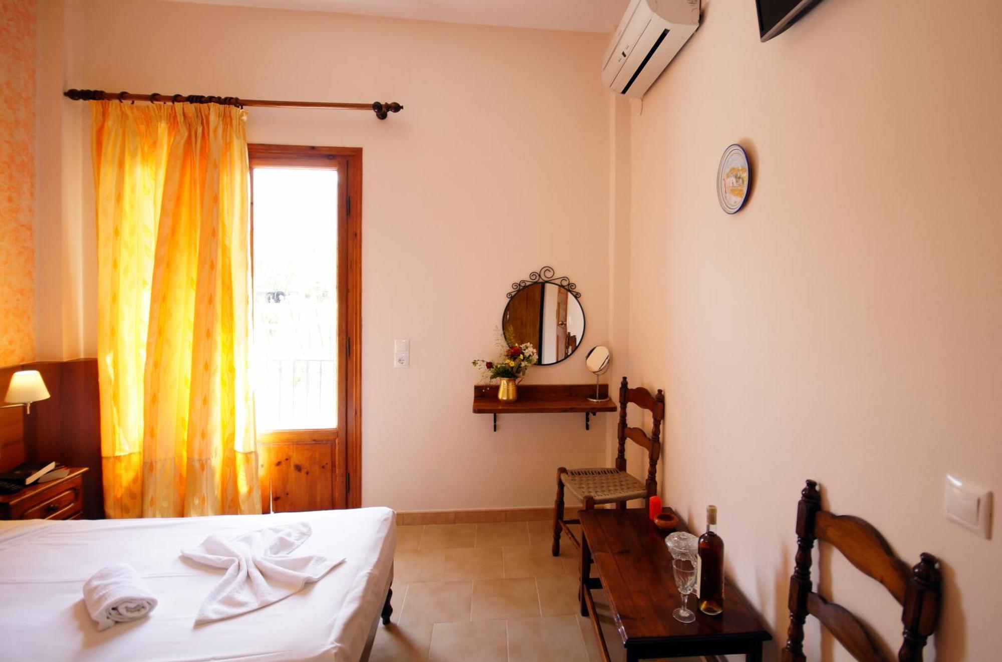Mr. Greek Villa Petra  Bilik gambar